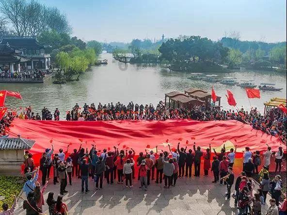 画蛇添足有趣的成语故事,两个实际例子敲打我们注意不要“添足”